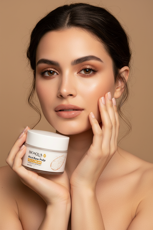 Modelo española con Rice Puree Face Cream